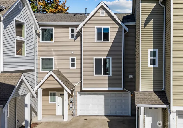 Photo 1 of Townhouse for sale at 25220 104th Avenue Se #Unit 5, Kent, WA 98030 | MLS# NWM2589704 | Listing updated on 2026-10-22