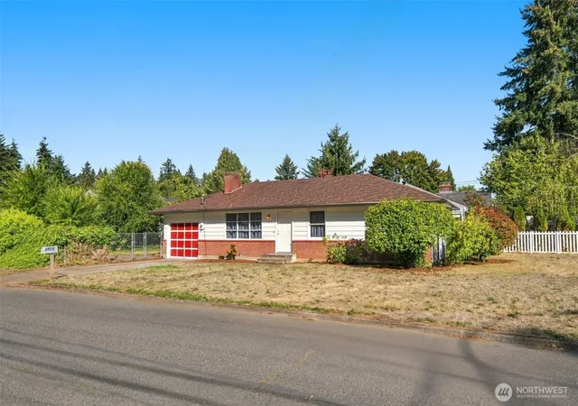 Photo 3 of Single family home for sale at 2526 E 20th Street, Vancouver, WA 98661 | MLS# NWM2589718 | Listing updated on 2026-10-02
