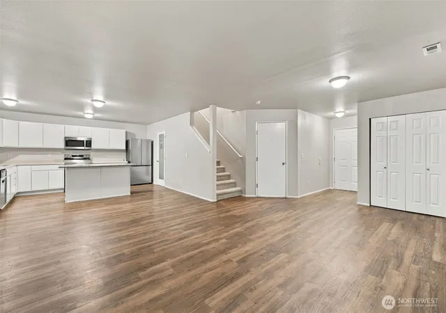 Photo 3 of Single family home for sale at 9502 E 187th Street Ct, Puyallup, WA 98375 | MLS# NWM2589724 | Listing updated on 2026-10-02