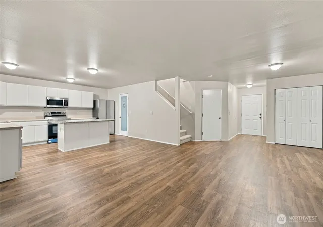 Photo 4 of Single family home for sale at 9502 E 187th Street Ct, Puyallup, WA 98375 | MLS# NWM2589724 | Listing updated on 2026-10-02