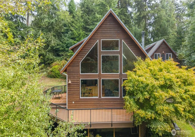 Photo 1 of Single family home for sale at 411 Puget Dr, Coupeville, WA 98239 | MLS# NWM2589730 | Listing updated on 2026-10-03