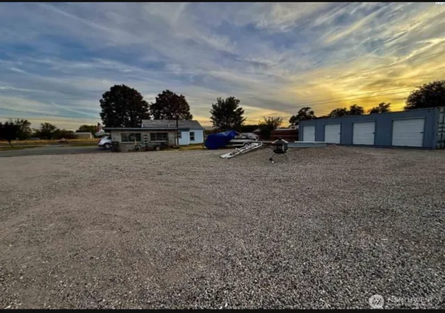 Photo 3 of Single family home for sale at 206504 E Bryson Brown Rd, Kennewick, WA 99337 | MLS# NWM2589731 | Listing updated on 2026-10-04