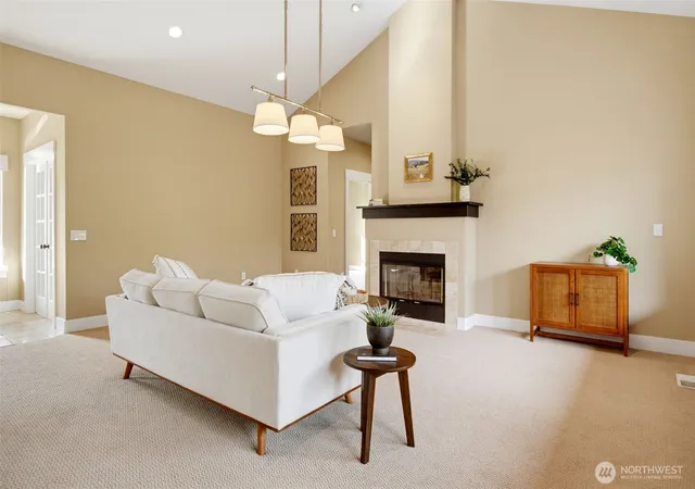 Photo 4 of Single family home for sale at 105 Pickens St, Wenatchee, WA 98801 | MLS# NWM2589732 | Listing updated on 2026-10-01
