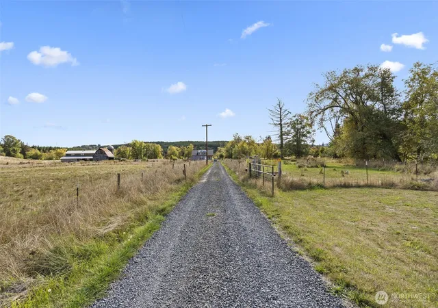 Photo 3 of Single family home for sale at 160 Lech Rd, Chehalis, WA 98532 | MLS# NWM2589734 | Listing updated on 2026-10-07
