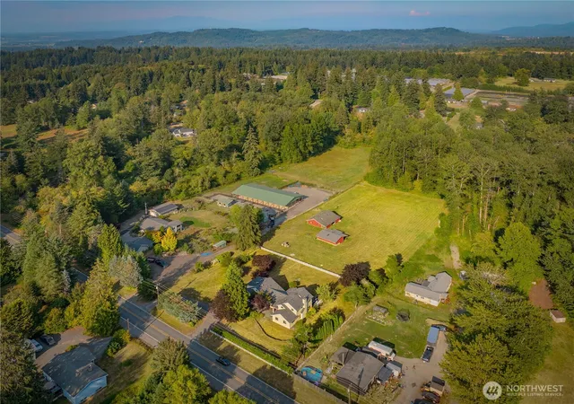 Photo 3 of Single family home for sale at 19303 Broadway Ave, Snohomish, WA 98296 | MLS# NWM2589736 | Listing updated on 2026-10-02