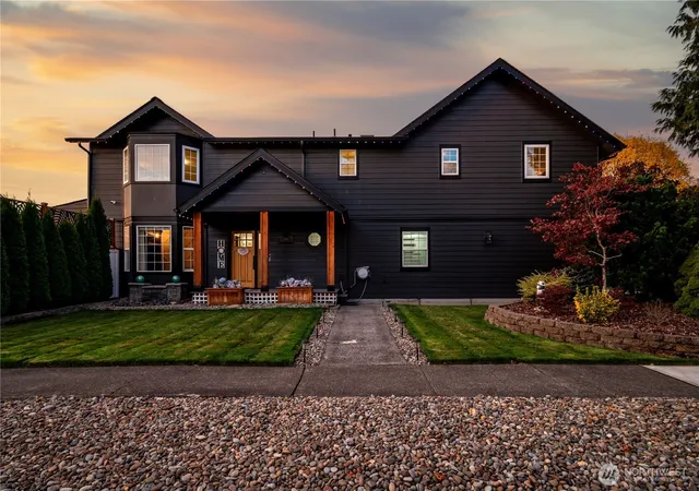 Photo 2 of Single family home for sale at 2501 Hickory Ave, Longview, WA 98632 | MLS# NWM2589737 | Listing updated on 2026-10-24