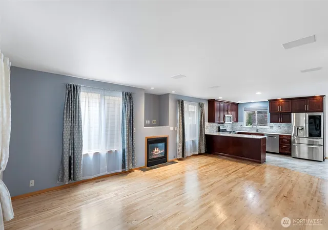 Photo 3 of Single family home for sale at 1673 Bayview Dr W, Bremerton, WA 98312 | MLS# NWM2589763 | Listing updated on 2026-10-02