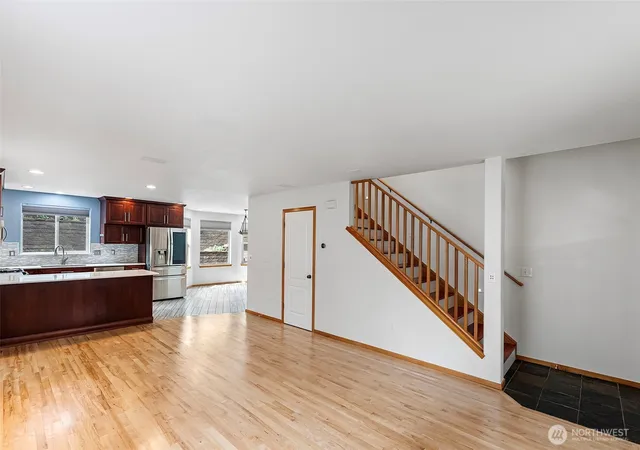 Photo 4 of Single family home for sale at 1673 Bayview Dr W, Bremerton, WA 98312 | MLS# NWM2589763 | Listing updated on 2026-10-02
