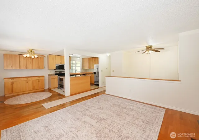 Photo 4 of Single family home for sale at 2138 SW 305th Street, Federal Way, WA 98023 | MLS# NWM2589768 | Listing updated on 2026-10-02