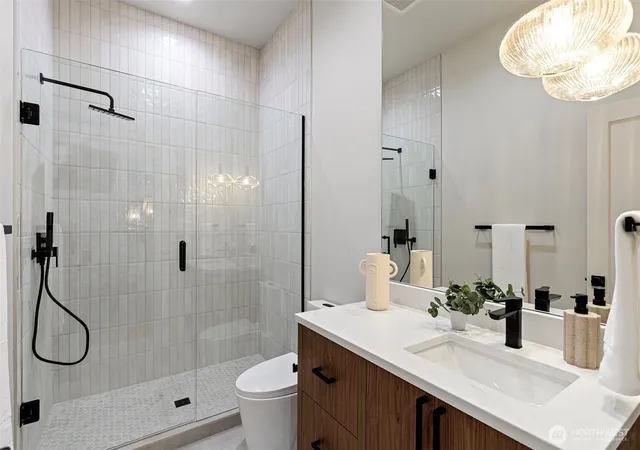 Photo 4 of Single family home for sale at 2725 Belvidere Ave SW, Seattle, WA 98126 | MLS# NWM2589771 | Listing updated on 2026-10-13