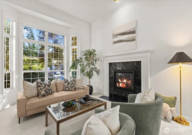 Photo 4 of Single family home for sale at 18404 Homeview Dr, Edmonds, WA 98026 | MLS# NWM2589773 | Listing updated on 2026-10-02