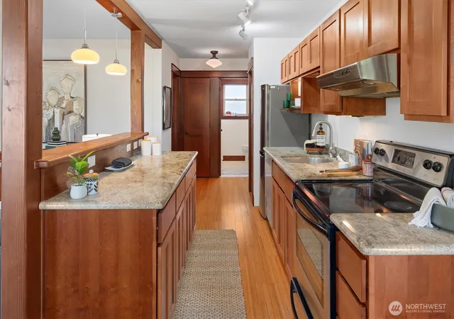 Photo 3 of Condo for sale at 461 N 45th Street #6, Seattle, WA 98103 | MLS# NWM2589779 | Listing updated on 2026-10-01