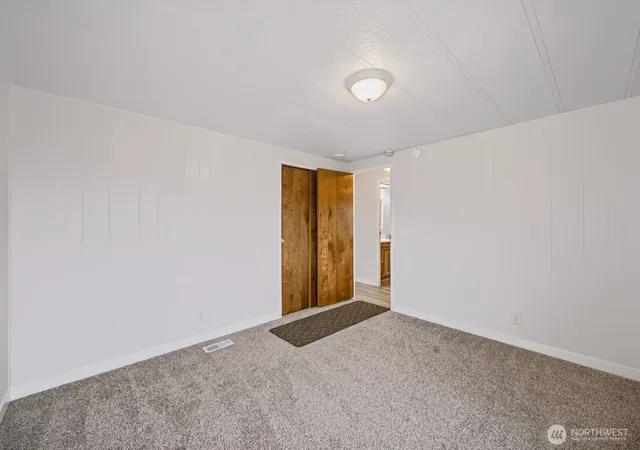 Photo 3 of Manufactured home for sale at 2240 W Broadway Ave #6, Moses Lake, WA 98837 | MLS# NWM2589784 | Listing updated on 2026-10-02