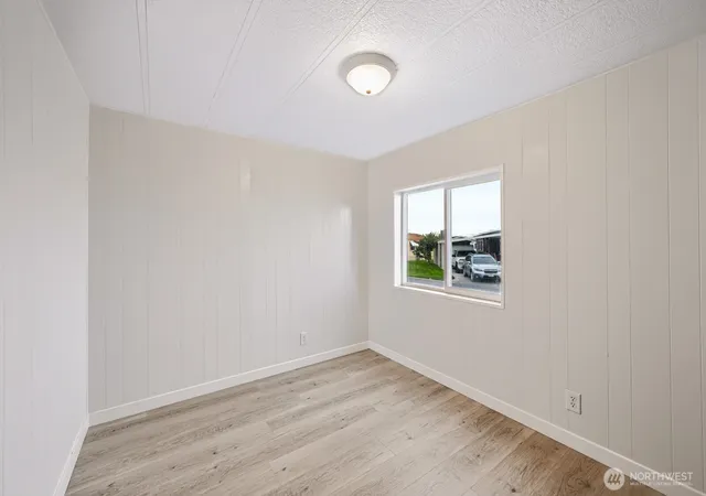 Photo 3 of Manufactured home for sale at 2240 W Broadway Ave #6, Moses Lake, WA 98837 | MLS# NWM2589784 | Listing updated on 2026-10-02