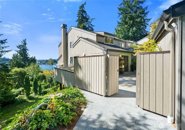 Photo 3 of Townhouse for sale at 4815 102nd Lane Ne, Kirkland, WA 98033 | MLS# NWM2589795 | Listing updated on 2026-10-03