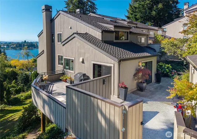 Photo 4 of Townhouse for sale at 4815 102nd Lane NE, Kirkland, WA 98033 | MLS# NWM2589795 | Listing updated on 2026-10-03