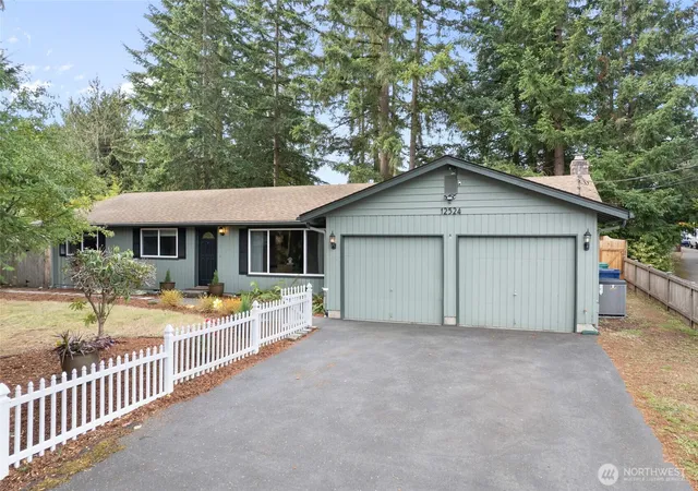 Photo 2 of Single family home for sale at 12524 25th Avenue Se, Everett, WA 98208 | MLS# NWM2589796 | Listing updated on 2026-10-21