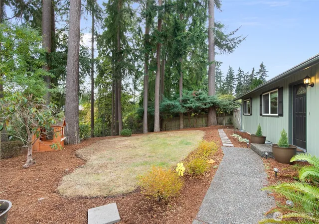 Photo 3 of Single family home for sale at 12524 25th Avenue SE, Everett, WA 98208 | MLS# NWM2589796 | Listing updated on 2026-10-21