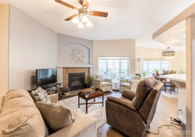 Photo 4 of Manufactured home for sale at 2020 177th Street Ct E #42, Spanaway, WA 98387 | MLS# NWM2589803 | Listing updated on 2026-10-08