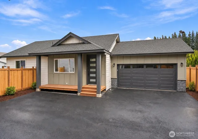 Photo 2 of Condo for sale at 5513 Fleming St #C, Everett, WA 98203 | MLS# NWM2589806 | Listing updated on 2026-10-02