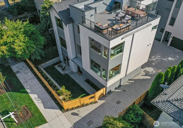 Photo 3 of Single family home for sale at 307 Nw 52nd Street, Seattle, WA 98107 | MLS# NWM2589807 | Listing updated on 2026-10-01