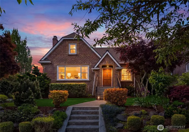 Photo 1 of Single family home for sale at 1537 Thorndyke Ave W, Seattle, WA 98199 | MLS# NWM2589817 | Listing updated on 2026-10-16