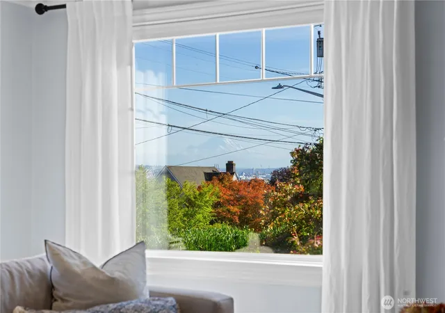 Photo 4 of Single family home for sale at 1537 Thorndyke Ave W, Seattle, WA 98199 | MLS# NWM2589817 | Listing updated on 2026-10-16