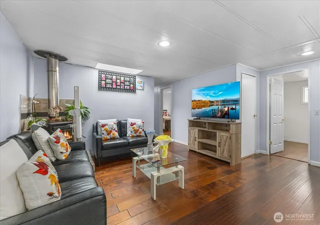 Photo 3 of Manufactured home for sale at 12605 E Gibson Rd #17, Everett, WA 98204 | MLS# NWM2589819 | Listing updated on 2026-10-02