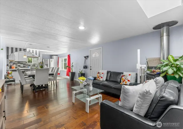 Photo 4 of Manufactured home for sale at 12605 E Gibson Rd #17, Everett, WA 98204 | MLS# NWM2589819 | Listing updated on 2026-10-02