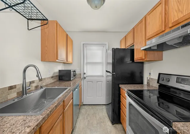 Photo 4 of Single family home for sale at 1906 N 30th Street, Mount Vernon, WA 98273 | MLS# NWM2589822 | Listing updated on 2026-10-01