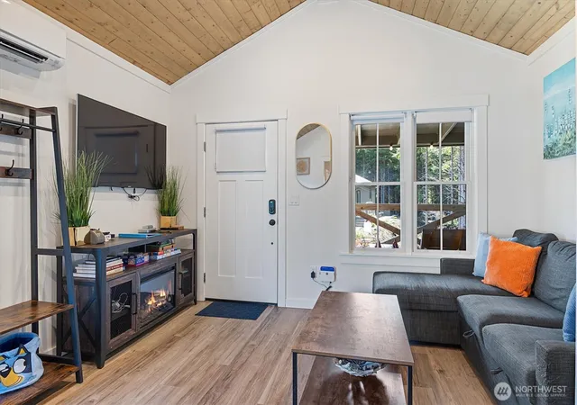 Photo 3 of Single family home for sale at 417 E Compass St, Pacific Beach, WA 98571 | MLS# NWM2589827 | Listing updated on 2026-10-01