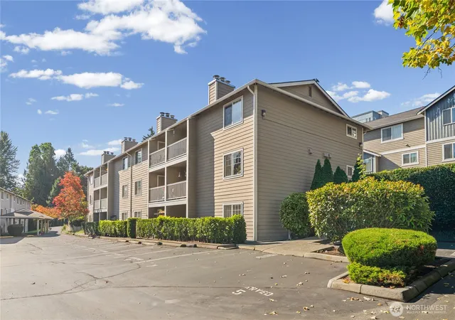 Photo 3 of Condo for sale at 1132 N 198th Street #C302, Shoreline, WA 98133 | MLS# NWM2589828 | Listing updated on 2026-10-01