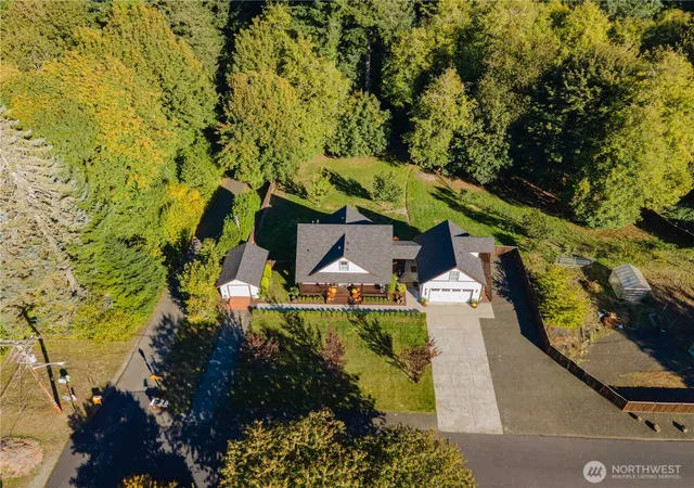Photo 3 of Single family home for sale at 4702 Delta Ln Se, Tumwater, WA 98501 | MLS# NWM2589829 | Listing updated on 2026-10-02