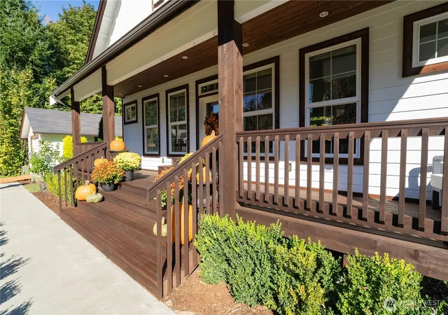 Photo 4 of Single family home for sale at 4702 Delta Ln SE, Tumwater, WA 98501 | MLS# NWM2589829 | Listing updated on 2026-10-02