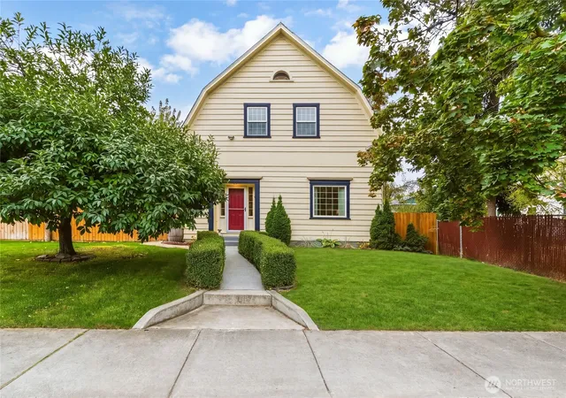 Single family home for sale at 1116 Isaacs Ave, Walla Walla, WA 99362 | MLS# NWM2589832