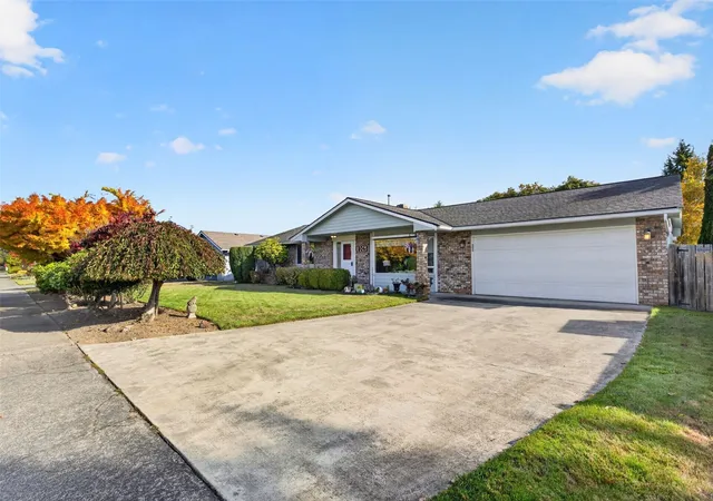Photo 2 of Single family home for sale at 806 Kodiak Dr, Burlington, WA 98233 | MLS# NWM2589835 | Listing updated on 2026-10-27