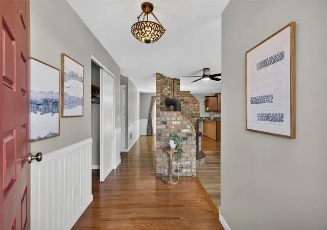 Photo 3 of Single family home for sale at 806 Kodiak Dr, Burlington, WA 98233 | MLS# NWM2589835 | Listing updated on 2026-10-27
