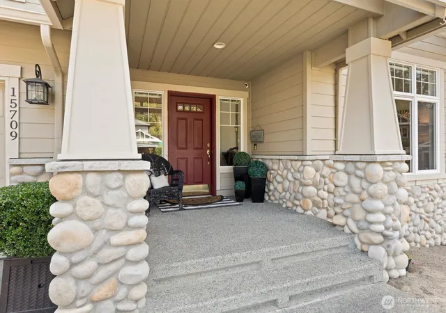Photo 3 of Single family home for sale at 15709 143rd Avenue Se, Renton, WA 98058 | MLS# NWM2589838 | Listing updated on 2026-10-02