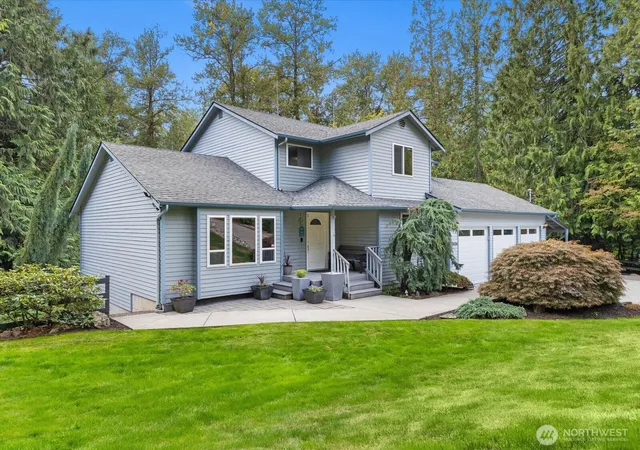 Photo 3 of Single family home for sale at 19104 Waverly Dr, Snohomish, WA 98296 | MLS# NWM2589850 | Listing updated on 2026-10-26