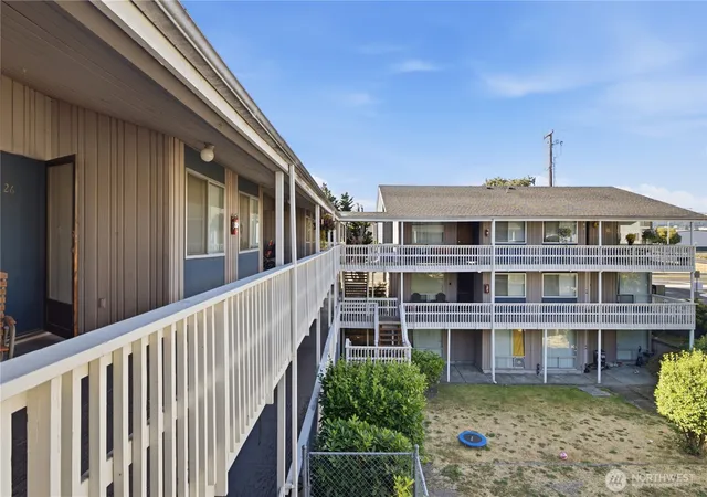 Photo 3 of Multi family home for sale at 219 5th Street, Puyallup, WA 98372 | MLS# NWM2589855 | Listing updated on 2026-10-01