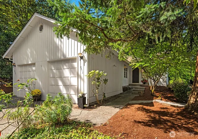 Photo 1 of Townhouse for sale at 8513 139th Avenue Ne, Redmond, WA 98052 | MLS# NWM2589873 | Listing updated on 2026-10-02