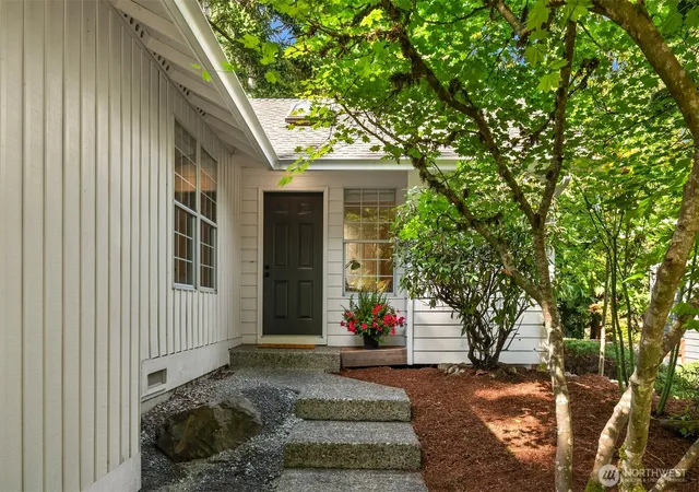 Photo 2 of Townhouse for sale at 8513 139th Avenue Ne, Redmond, WA 98052 | MLS# NWM2589873 | Listing updated on 2026-10-02