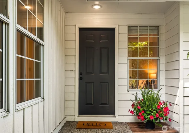 Photo 3 of Townhouse for sale at 8513 139th Avenue Ne, Redmond, WA 98052 | MLS# NWM2589873 | Listing updated on 2026-10-02