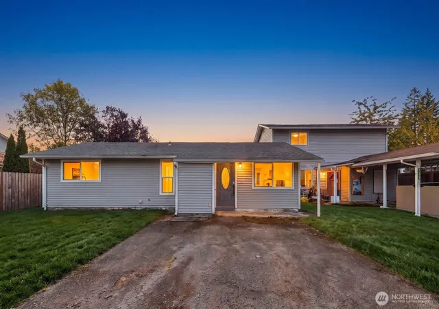 Photo 1 of Townhouse for sale at 11807 Se 319th Place, Auburn, WA 98092 | MLS# NWM2589877 | Listing updated on 2026-10-01