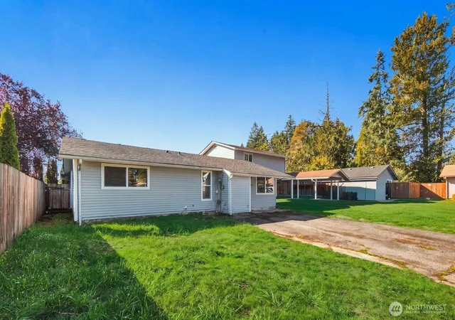 Photo 3 of Townhouse for sale at 11807 Se 319th Place, Auburn, WA 98092 | MLS# NWM2589877 | Listing updated on 2026-10-01