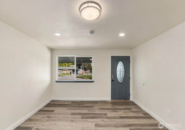 Photo 4 of Townhouse for sale at 11807 SE 319th Place, Auburn, WA 98092 | MLS# NWM2589877 | Listing updated on 2026-10-01