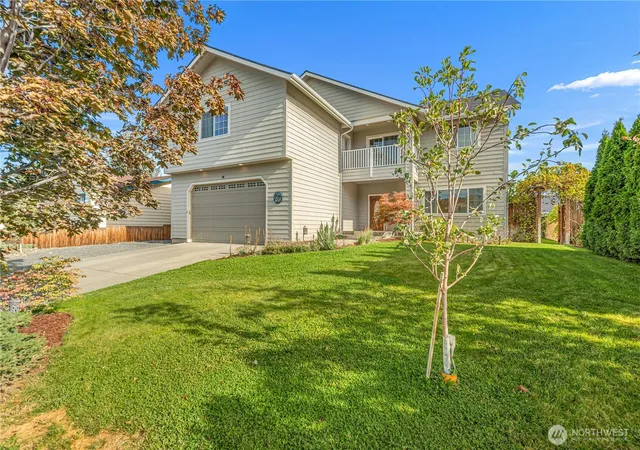 Photo 2 of Single family home for sale at 3037 Vera Cruz St, Malaga, WA 98828 | MLS# NWM2589878 | Listing updated on 2026-10-07