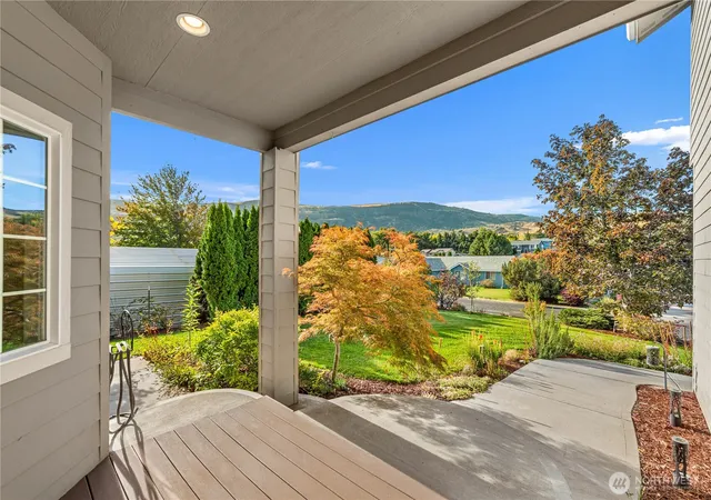 Photo 3 of Single family home for sale at 3037 Vera Cruz St, Malaga, WA 98828 | MLS# NWM2589878 | Listing updated on 2026-10-07