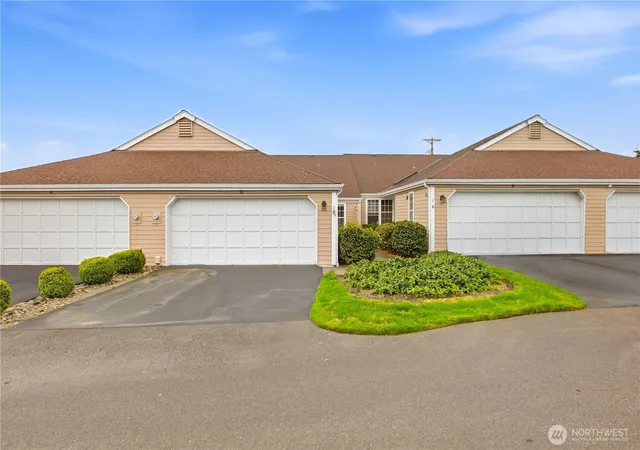 Photo 2 of Townhouse for sale at 2536 N Narrows Dr #2, Tacoma, WA 98406 | MLS# NWM2589879 | Listing updated on 2026-10-01