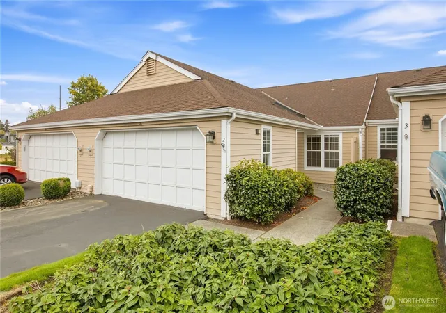 Photo 3 of Townhouse for sale at 2536 N Narrows Dr #2, Tacoma, WA 98406 | MLS# NWM2589879 | Listing updated on 2026-10-01